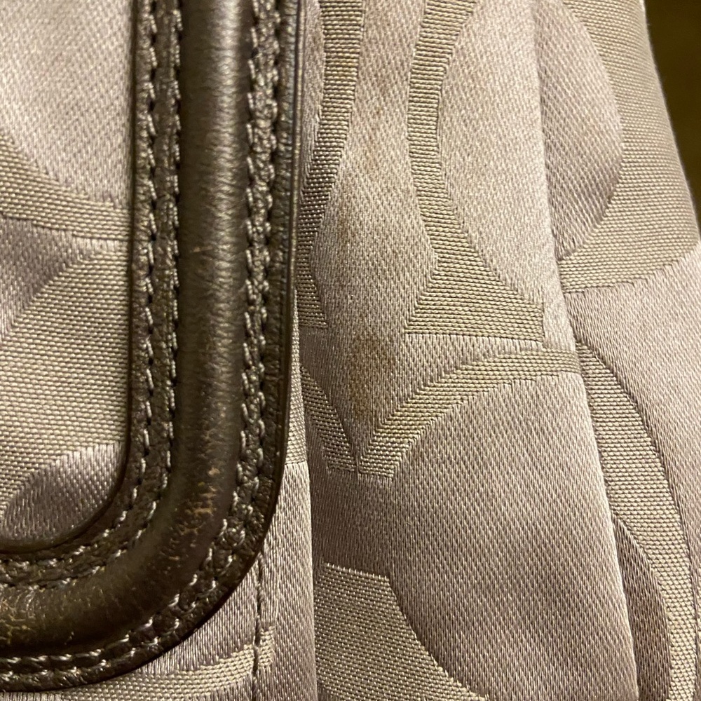 Coach purse-great shape and tons of pockets! - Picture 8 of 10